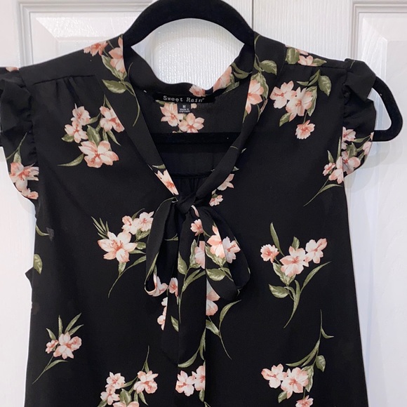 Sleeveless Floral Blouse Black sz Medium - Picture 2 of 8
